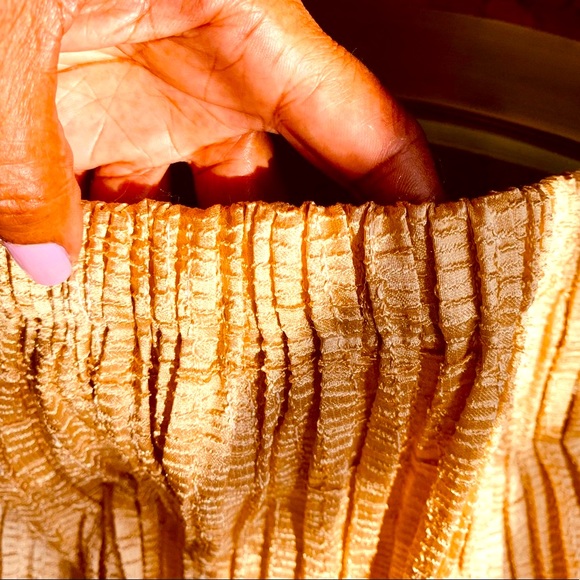 ✨ H&M✨ Gold Pleated Midi Skirt W/Elastic Waistband - Picture 3 of 11